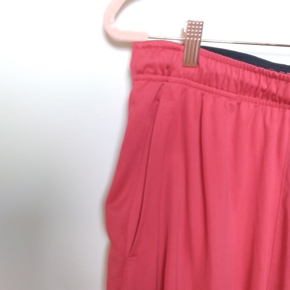 Nike Men's Red and Black Dri Fit Drawstring Waist Athletic Shorts Size Large - Picture 3 of 10